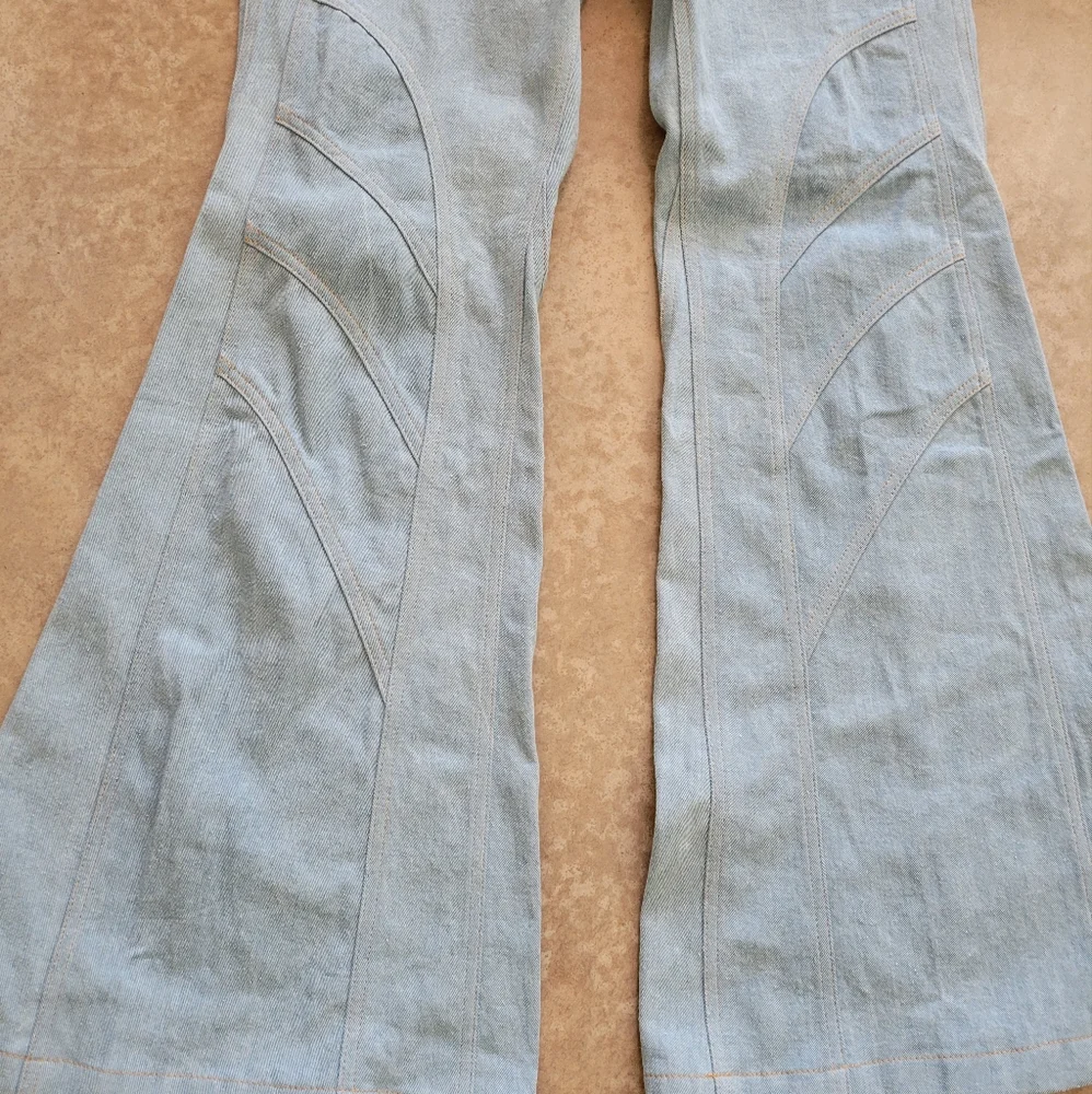 💔SOLD💔 Chasing Unicorns Red Hot patchwork denim Rainbow 🌈 embroidered flares - Picture 6 of 8